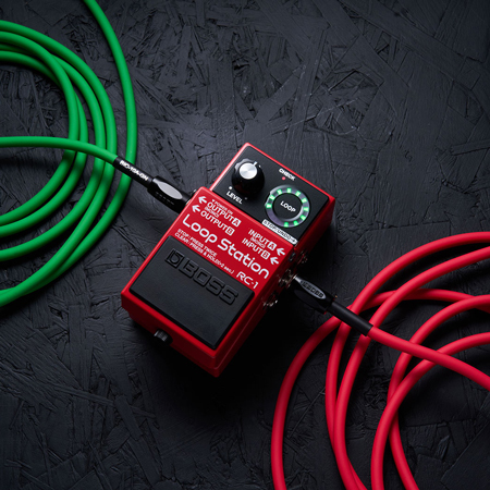 Boss BIC-10A-RD RED 3M Instrument Cable, straight to angle, 1/4